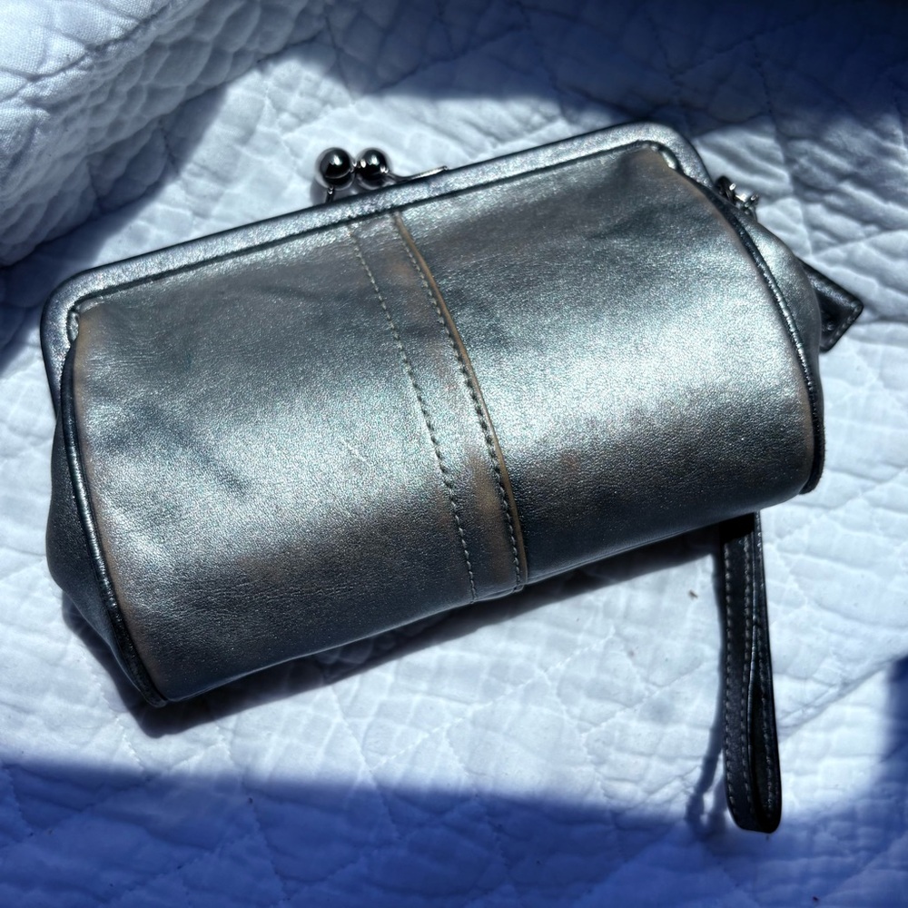 Vintage coach kisslock wristlet 2006 silver leather mini bag
